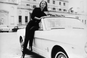 Tania Mallet