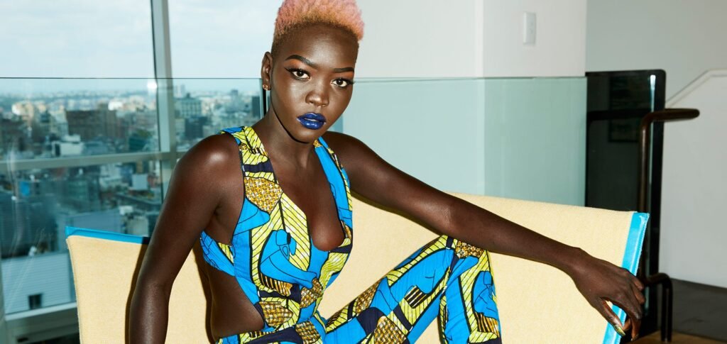 Nyakim Gatwech : la mannequin la plus noire du monde